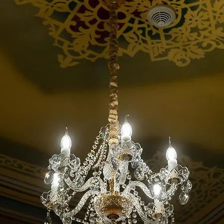 Tresor Art Boutique Корча