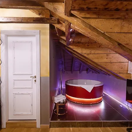 Tresor Art Boutique Hotel 4*