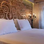 Trésor Art Boutique Hotel 4*