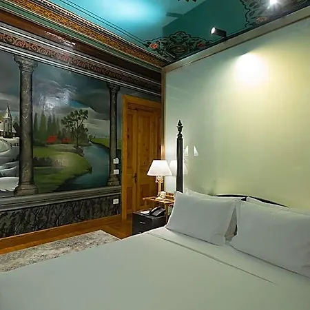 Hotel Trésor Art Boutique 4*